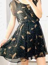 Load image into Gallery viewer, Black Polka Dots Novelty Feather Print Dress
