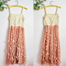 Load image into Gallery viewer, Vintage 1920s pastel pink petals dress
