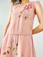 Load image into Gallery viewer, Vintage 1920s lilac color silk dress with ribbonwork
