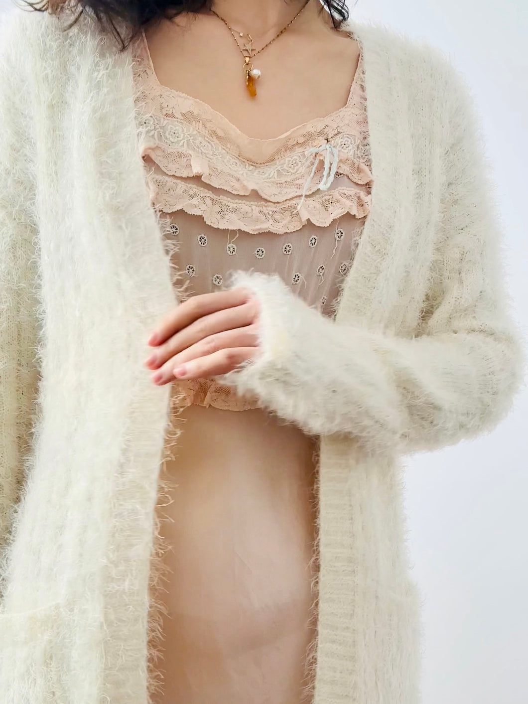 Cozy white cardigan with pockets