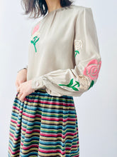 Load image into Gallery viewer, Vintage 1940s style embroidered top

