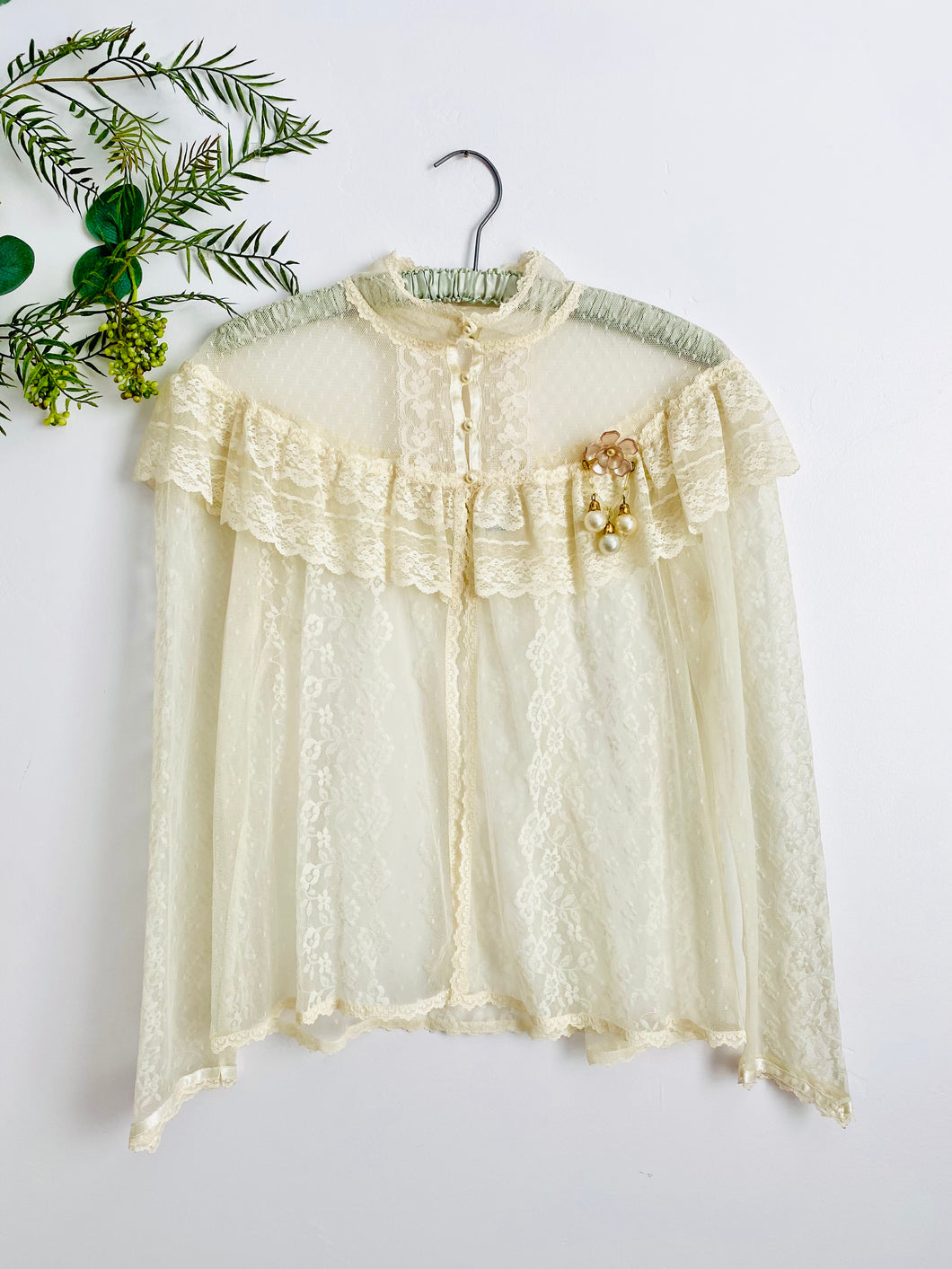 Vintage 1970s victorian style tulle lace blouse