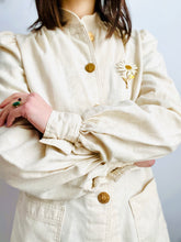 Load image into Gallery viewer, Vintage 1970s white linen jacket s balloon sleeves
