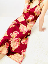 Load image into Gallery viewer, Vintage burgundy color rayon silk floral pink roses print dress
