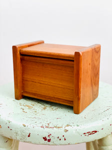 Vintage wooden trinket box with lid