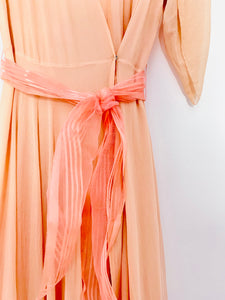 Vintage 1930s peach dressing gown w petal sleeves