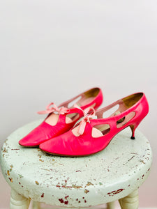 Vintage pink heels w ribbon bow