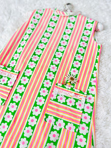 Vintage 1960s Mod pink daisy cotton top