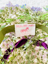 Load image into Gallery viewer, Vintage 1940s Lilac Blossom Millinery Hat w Velvet Ribbon
