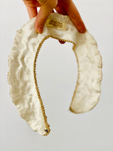 Load image into Gallery viewer, Vintage beaded faux pearls collar necklace
