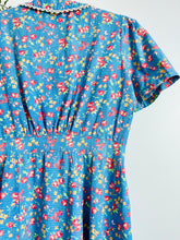 Load image into Gallery viewer, Vintage 1940s blue floral day dress
