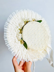 Vintage 1930s white tulle millinery hat