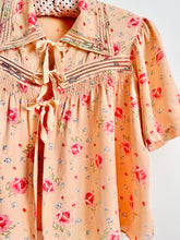 Load image into Gallery viewer, Vintage sweet floral bed jacket
