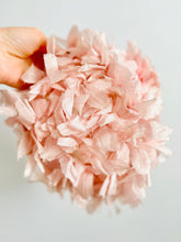 Load image into Gallery viewer, Vintage 1940s pastel pink petals millinery hat

