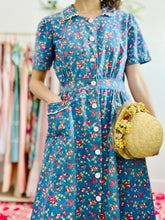 Load image into Gallery viewer, Vintage 1940s blue floral day dress
