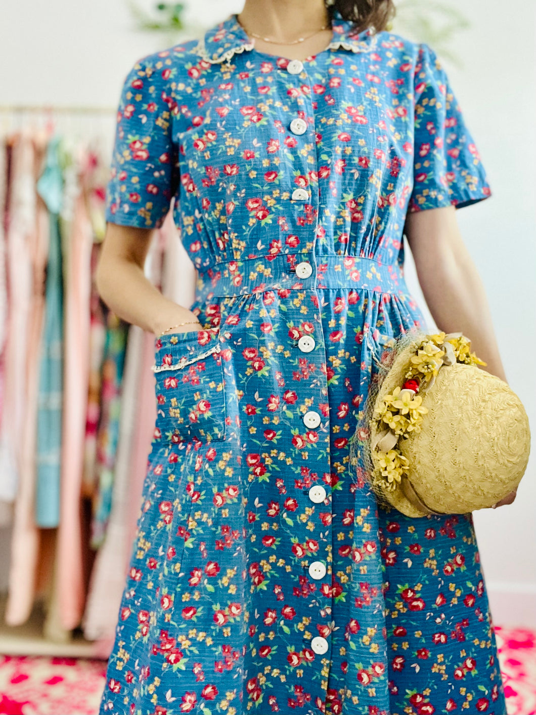 Vintage 1940s blue floral day dress