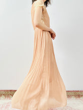 Load image into Gallery viewer, Vintage dusty pink pleated dress
