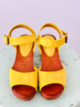 Load image into Gallery viewer, Yellow clog style sandals
