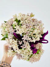Load image into Gallery viewer, Vintage 1940s Lilac Blossom Millinery Hat w Velvet Ribbon
