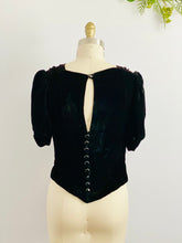 Load image into Gallery viewer, 1930s Velvet Top w Jet Black Glass Buttons Art Deco Pin
