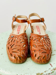 Vintage brown embroidered leather sandals