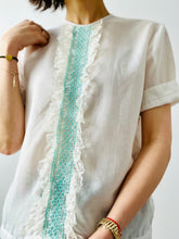 Load image into Gallery viewer, Vintage 1940s white embroidered top
