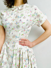 Load image into Gallery viewer, Vintage 1940s novelty print cotton dress pastel colors
