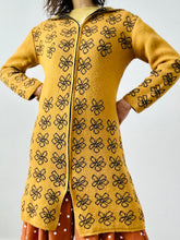 Load image into Gallery viewer, Vintage daisy duster style cardigan
