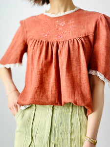 Vintage 1970s top with lady portrait