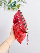 Load image into Gallery viewer, Vintage 1940s red purse tweed clutch
