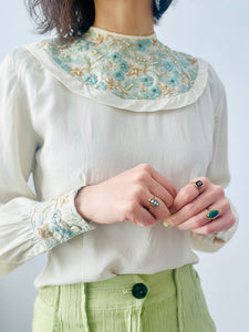 Vintage 1940s pearls embroidered rayon top