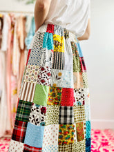 Load image into Gallery viewer, Vintage patchwork print skirt
