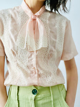 Load image into Gallery viewer, Vintage 1940s pink blouse with lace trim
