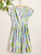 Load image into Gallery viewer, Vintage 1940s pastel “fleur-de-lis” novelty print dress
