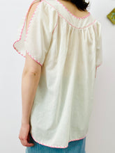 Load image into Gallery viewer, Vintage 1960s pink embroidered cotton top
