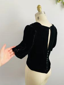 1930s Velvet Top w Jet Black Glass Buttons Art Deco Pin