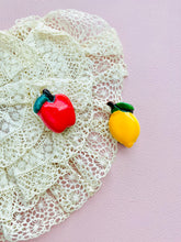 Load image into Gallery viewer, Vintage novelty fruit brooches
