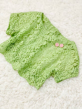 Load image into Gallery viewer, Vintage 1940s Lace Top Pink Buttons Scalloped Edge
