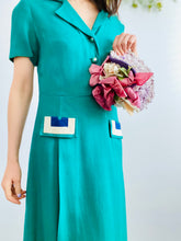 Load image into Gallery viewer, Vintage 1960s emerald green embroidered linen dress

