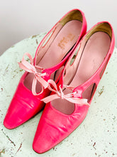 Load image into Gallery viewer, Vintage pink heels w ribbon bow
