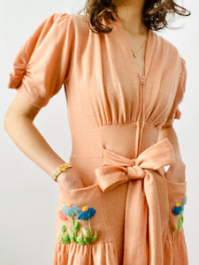 Vintage 1940s peachy pink dressing gown
