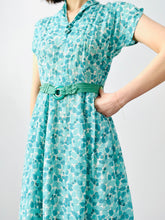 Load image into Gallery viewer, Vintage 1940s leaf print day dress
