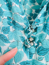 Load image into Gallery viewer, Vintage 1940s leaf print day dress
