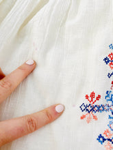 Load image into Gallery viewer, Vintage Hungarian Top Embroidered Blouse Long Sleeves
