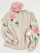 Load image into Gallery viewer, Vintage 1940s style embroidered top
