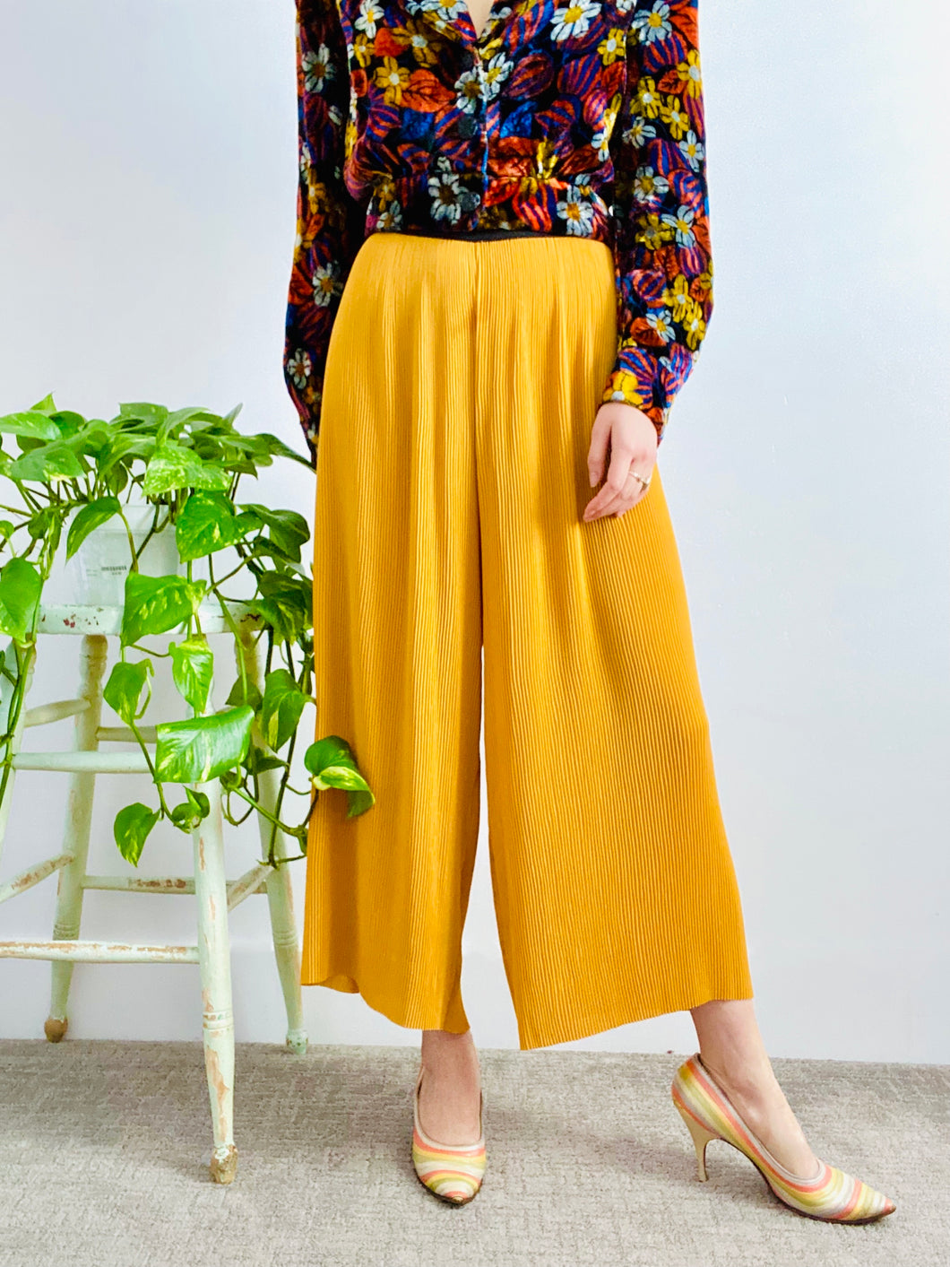 Mustard color mushroom pleated wide leg pants