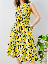 Load image into Gallery viewer, Vintage novelty print lemon floral dress w matching belt

