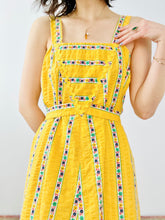 Load image into Gallery viewer, Vintage 1940s yellow floral dress
