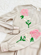 Load image into Gallery viewer, Vintage 1940s style embroidered top
