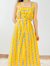 Load image into Gallery viewer, Vintage 1940s yellow floral dress
